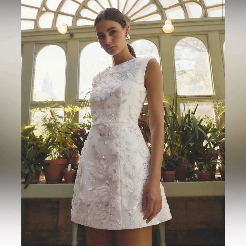 Elliatt White Embellished Sleeveless Mini Wedding Dress